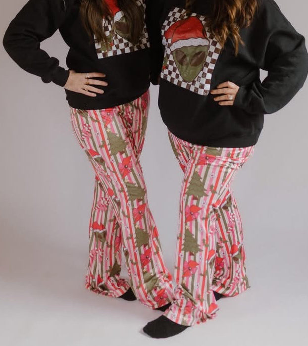 alien santa pants